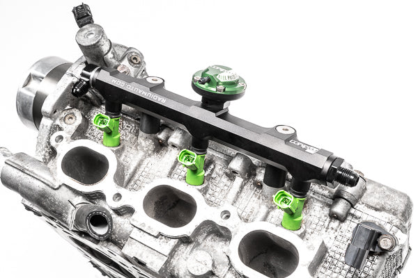 Radium Engineering Subaru Phase-II EZ30/EZ36 Top Feed Conversion Fuel Rail Kit.
